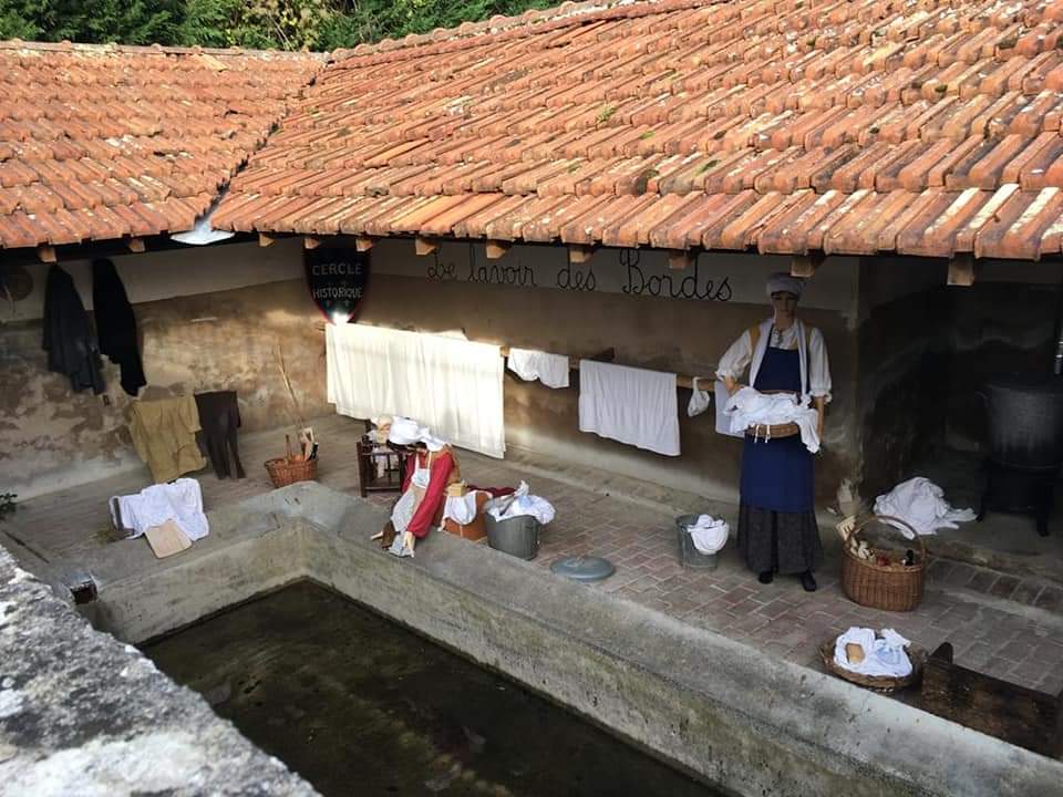 Bassin du lavoir des Bordes